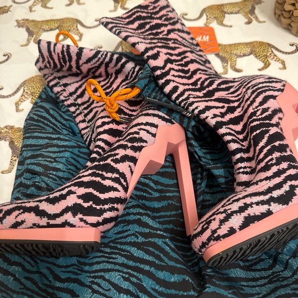 NWT Kenzo x H&M heel boots pink/black zebra - Picture 6 of 6